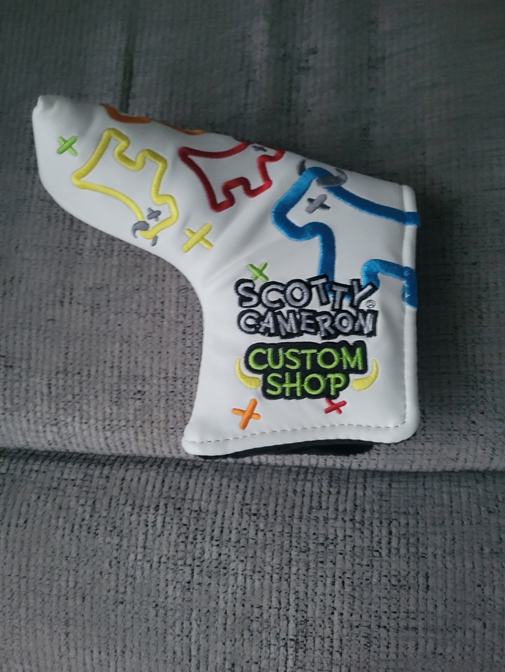 Scotty Cameron White Junk Yard Dog Blade Putter Headcover